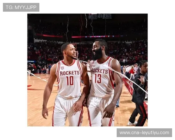 教练博弈：名帅之间战术对决影响比赛走向解析，教练布置战术