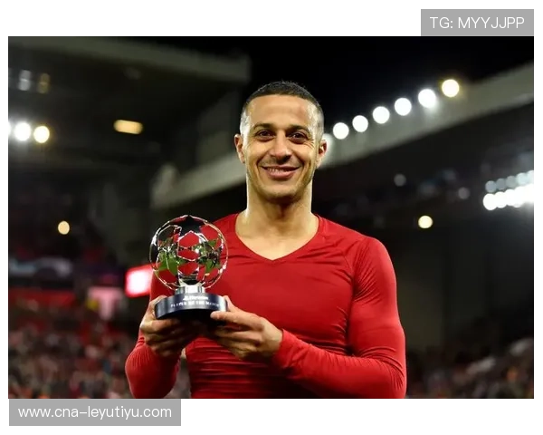 卡塞米罗中场拦截成功率极高,掌控比赛节奏的启示与训练升级 卡塞米罗中场拦截成功率极高,掌控比赛节奏的启示与训练升级