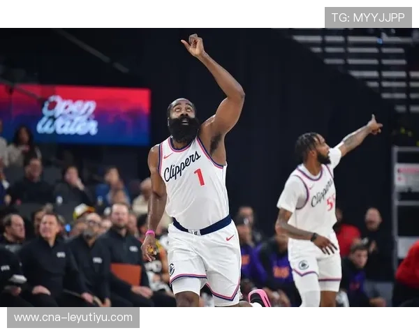 快船攻守联动：如何在防守端制造更多转换机会成为训练主题